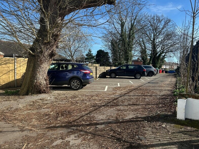 10-12 Denmark St, Wokingham to rent - Building Photo - Image 2 of 4