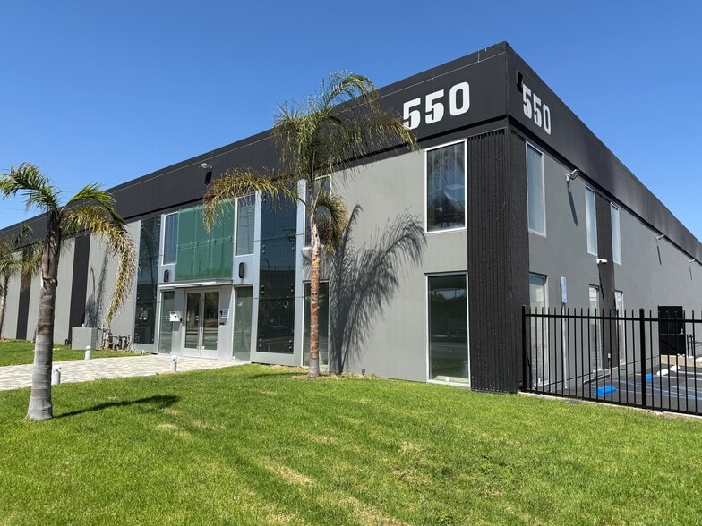 550 N Nash St, El Segundo, CA to rent - Building Photo - Image 1 of 11