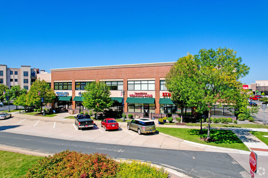 200 E Travelers Trl, Burnsville, MN for rent - Building Photo - Image 1 of 4