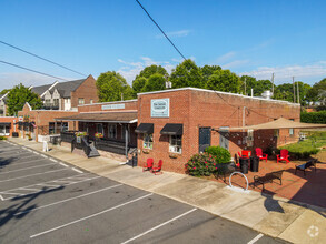 402-428 S Main St, Davidson, NC for sale Building Photo- Image 1 of 1