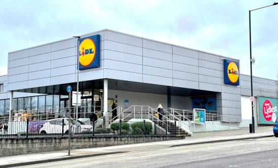 Blackbird Hl, London to rent Primary Photo- Image 1 of 2