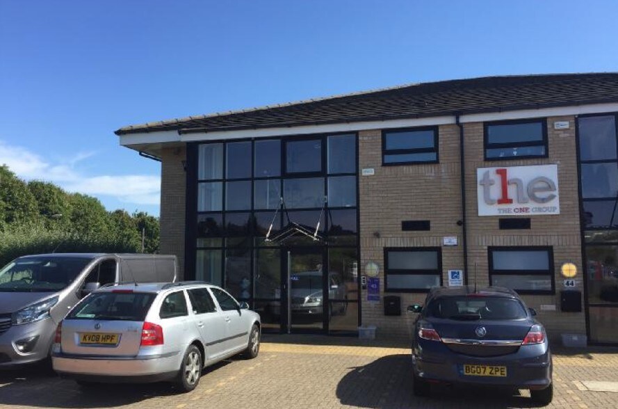 43-44 Commerce Rd, Peterborough to rent - Building Photo - Image 3 of 6