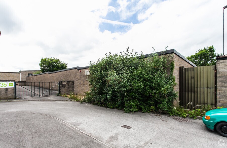 First Ave, Radstock to rent - Building Photo - Image 2 of 4