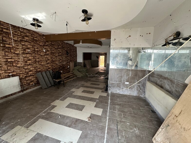 192 Streatham Vale, London to rent - Interior Photo - Image 3 of 5