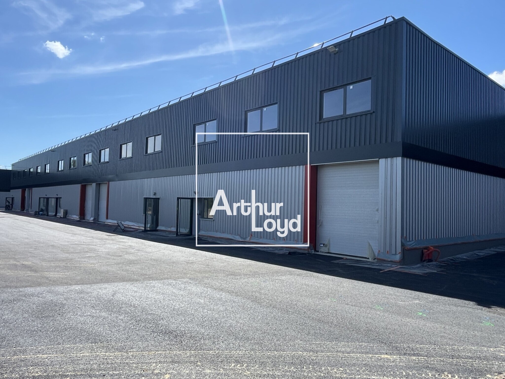 Light Industrial in Bruguières to rent Building Photo- Image 1 of 12