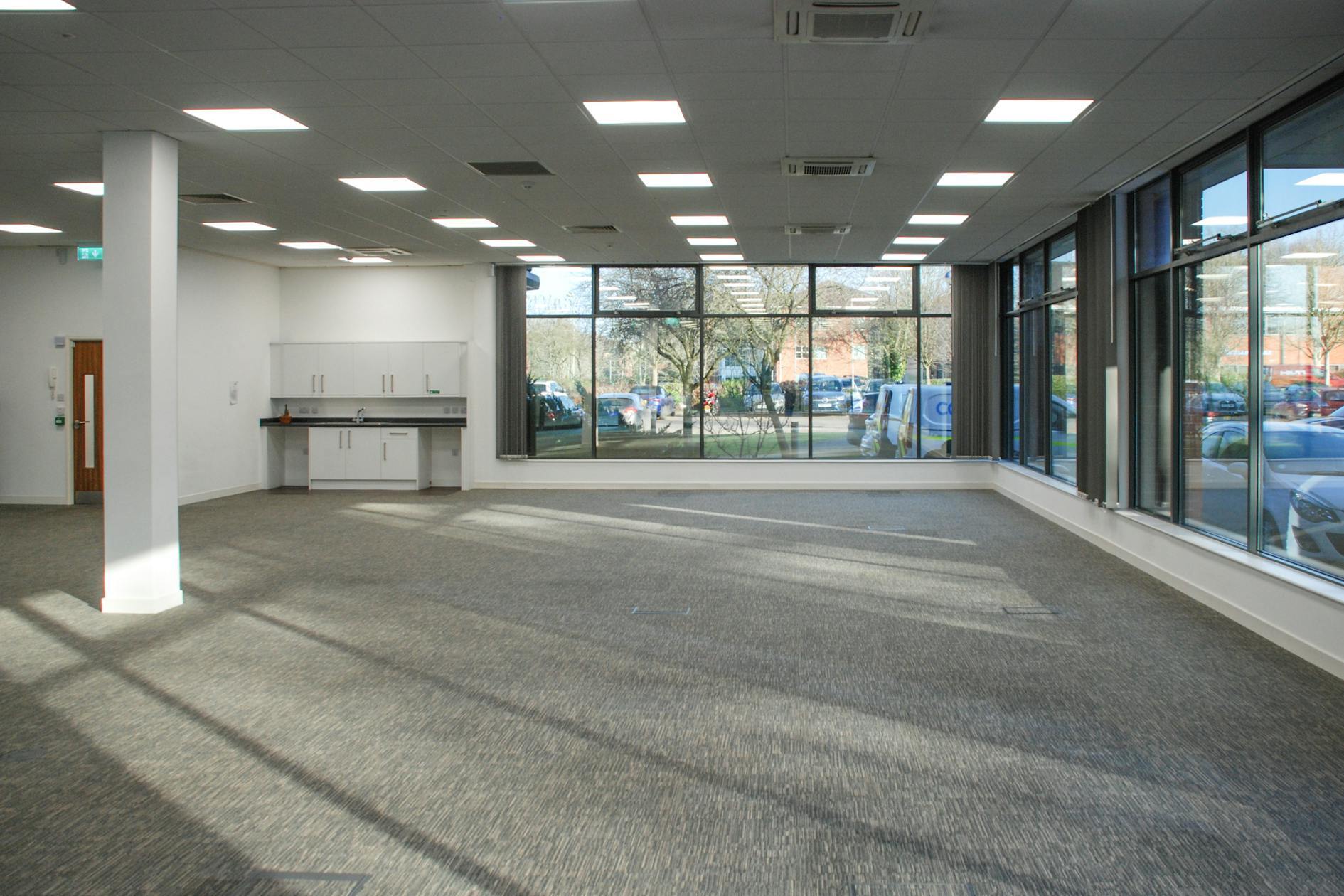 Harvest Cres, Fleet to rent Interior Photo- Image 1 of 4