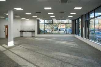 Harvest Cres, Fleet to rent Interior Photo- Image 1 of 4