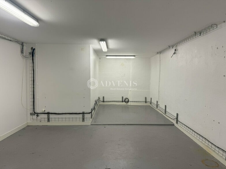 74 Rue Jean Bleuzen, Vanves to rent - Interior Photo - Image 3 of 5