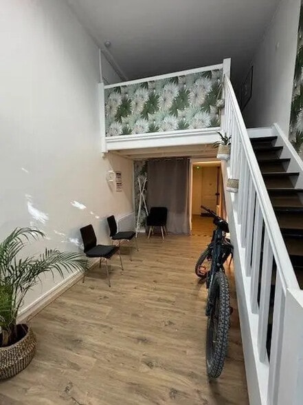 Office in Lyon for sale - Interior Photo - Image 2 of 5