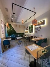 Retail in Madrid, Madrid to rent Interior Photo- Image 2 of 5