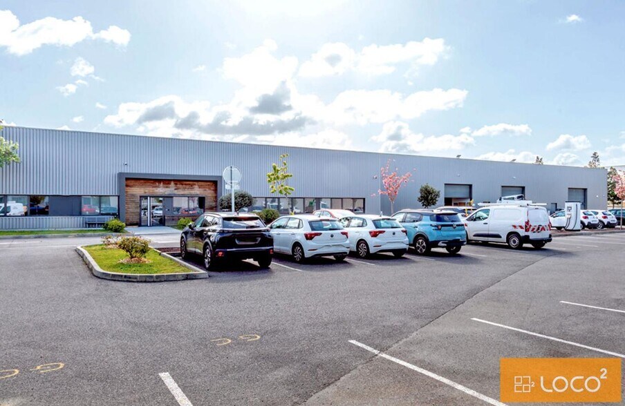 Industrial in Toulouse to rent - Building Photo - Image 2 of 10