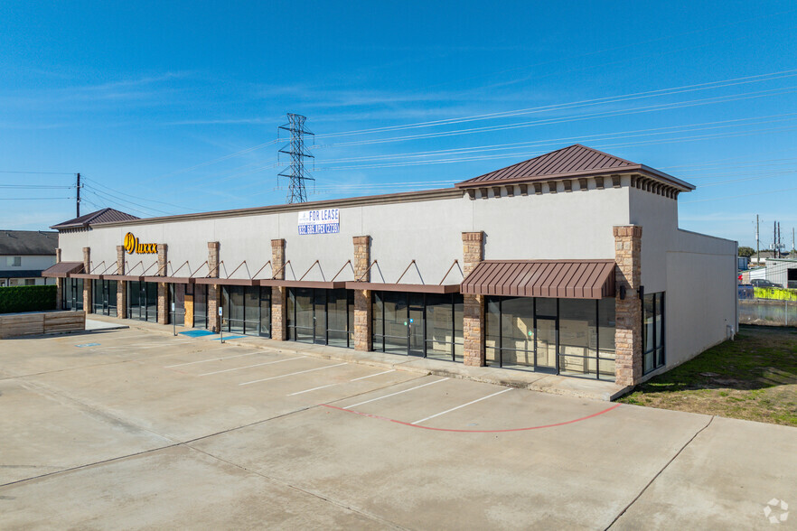 6211 Barker Cypress Rd, Katy, TX for rent - Building Photo - Image 1 of 18