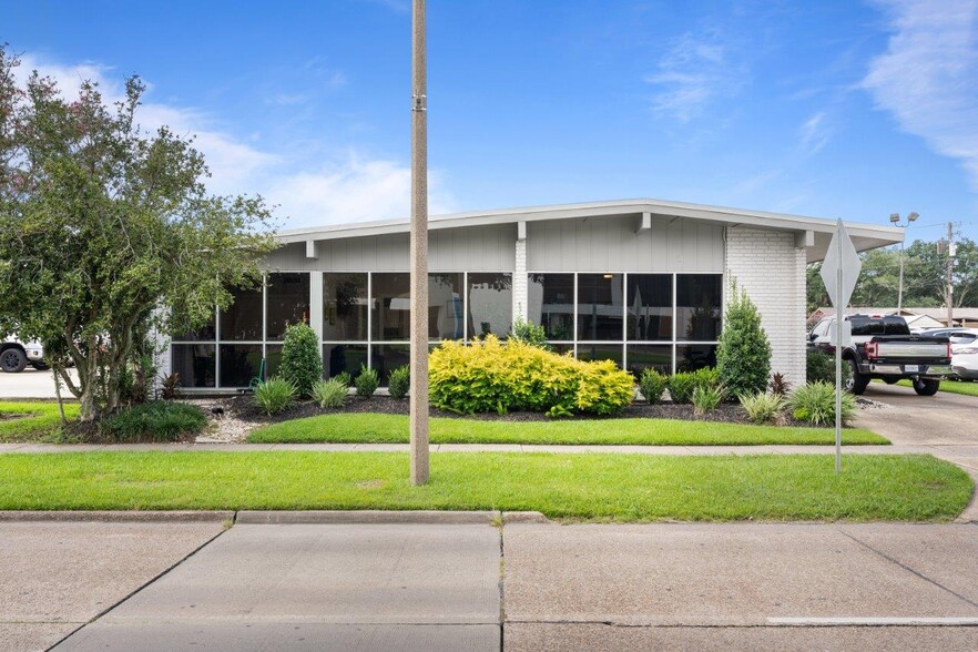 1716 Oak Park, Lake Charles, LA for sale - Building Photo - Image 1 of 21