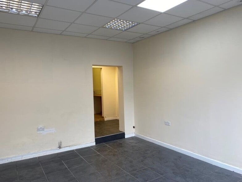 203 Longford Rd, Coventry to rent - Interior Photo - Image 2 of 3