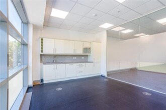 1 Cranmore Dr, Solihull to rent Interior Photo- Image 1 of 5