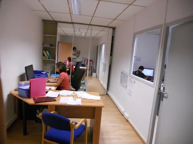 Location Bureaux 70 m² - Photo 1