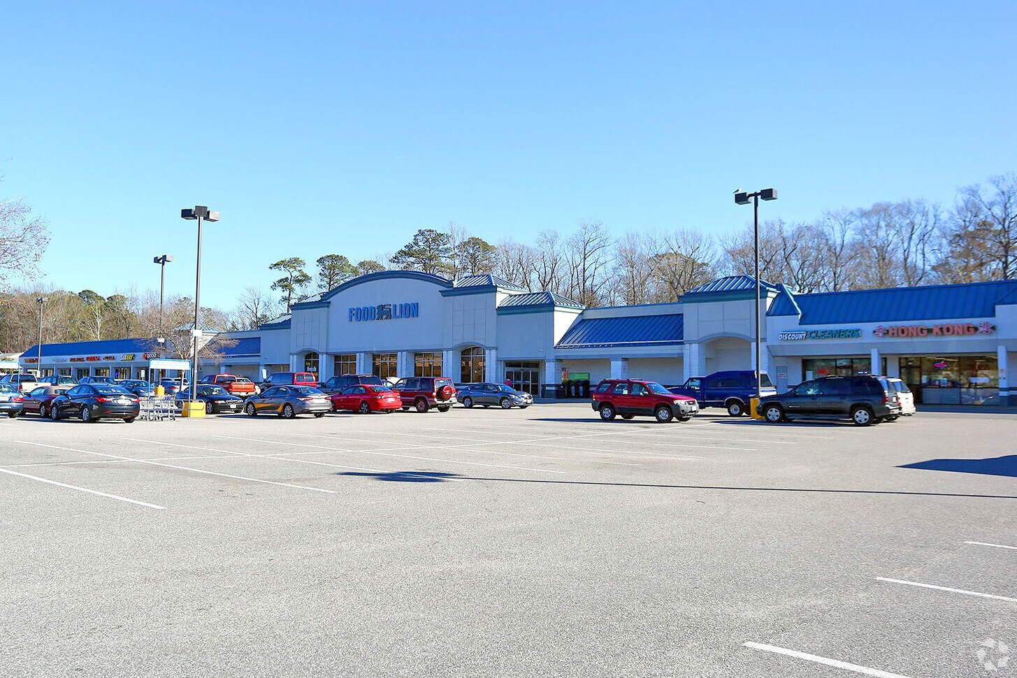 300-330 Oyster Point Rd, Newport News, VA for rent Building Photo- Image 1 of 12