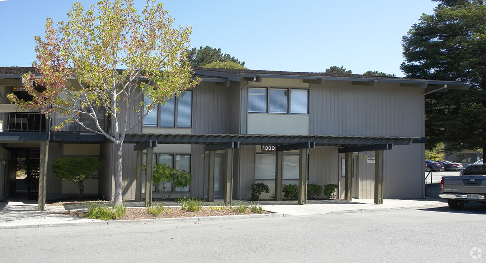 1330 Tara Hills Dr, Pinole, CA for sale - Primary Photo - Image 1 of 5