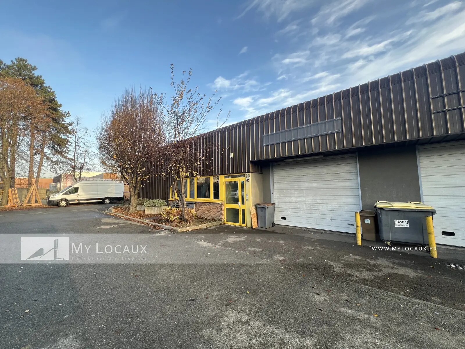 Light Industrial in Le Blanc-Mesnil to rent Building Photo- Image 1 of 6
