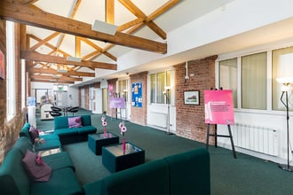 Albert St, Oldham to rent Interior Photo- Image 1 of 6