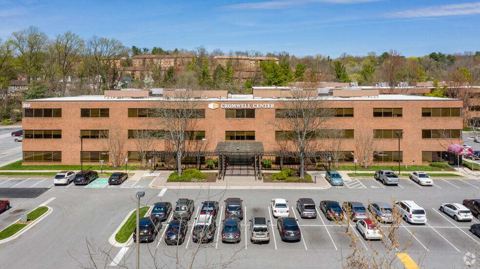 809-810 Gleneagles Ct, Towson, MD for rent - Building Photo - Image 1 of 10