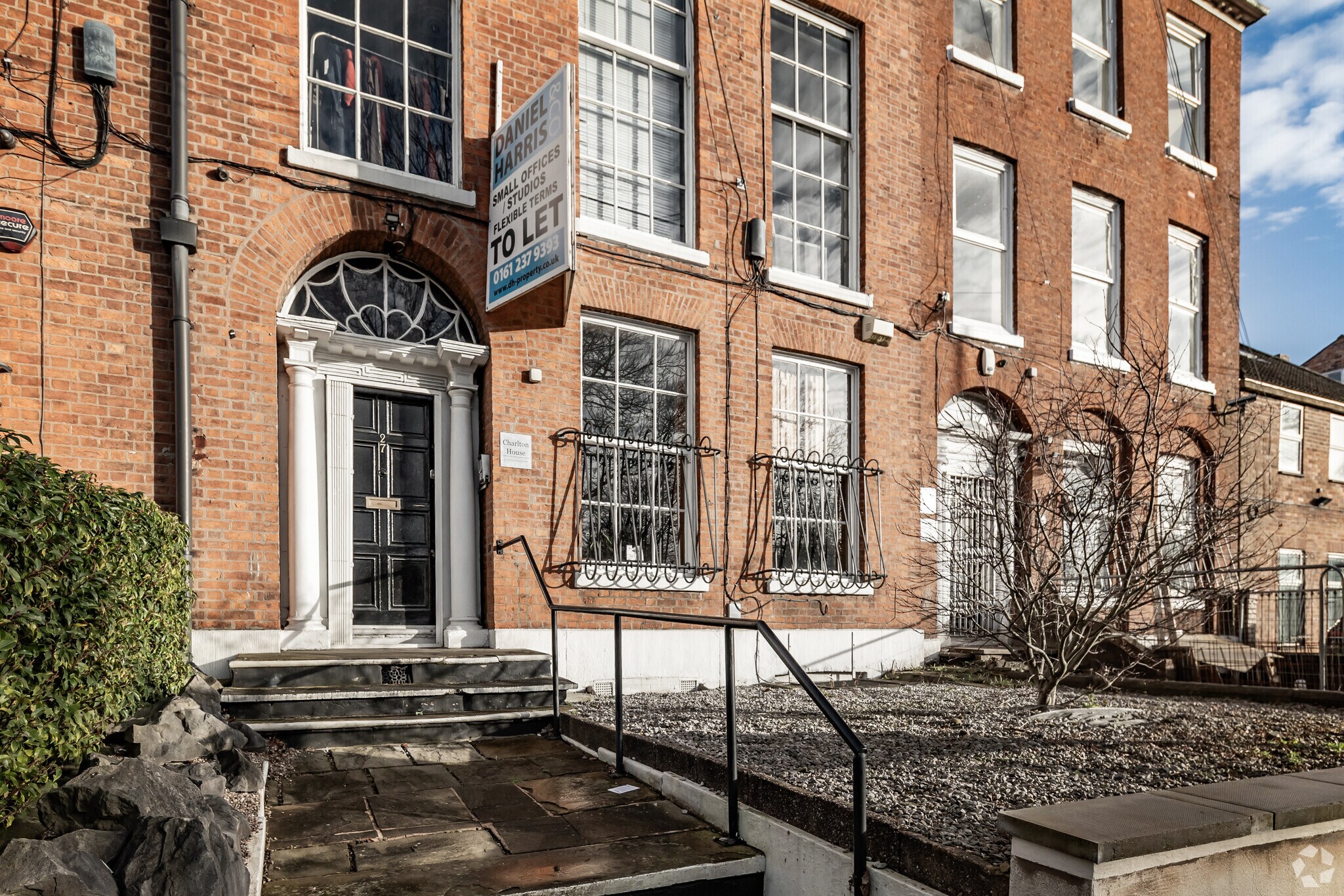 27 Ardwick Green N, Manchester to rent Building Photo- Image 1 of 4