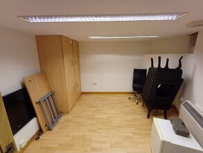 12 Southbury Rd, Enfield to rent Interior Photo- Image 2 of 3