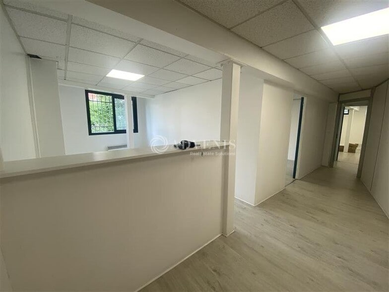 2 Bis Rue D'Ivry, Vitry-sur-Seine to rent - Interior Photo - Image 2 of 9