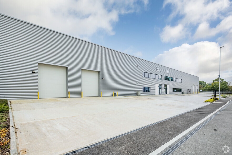 Duke Av, Cheadle to rent - Building Photo - Image 2 of 20