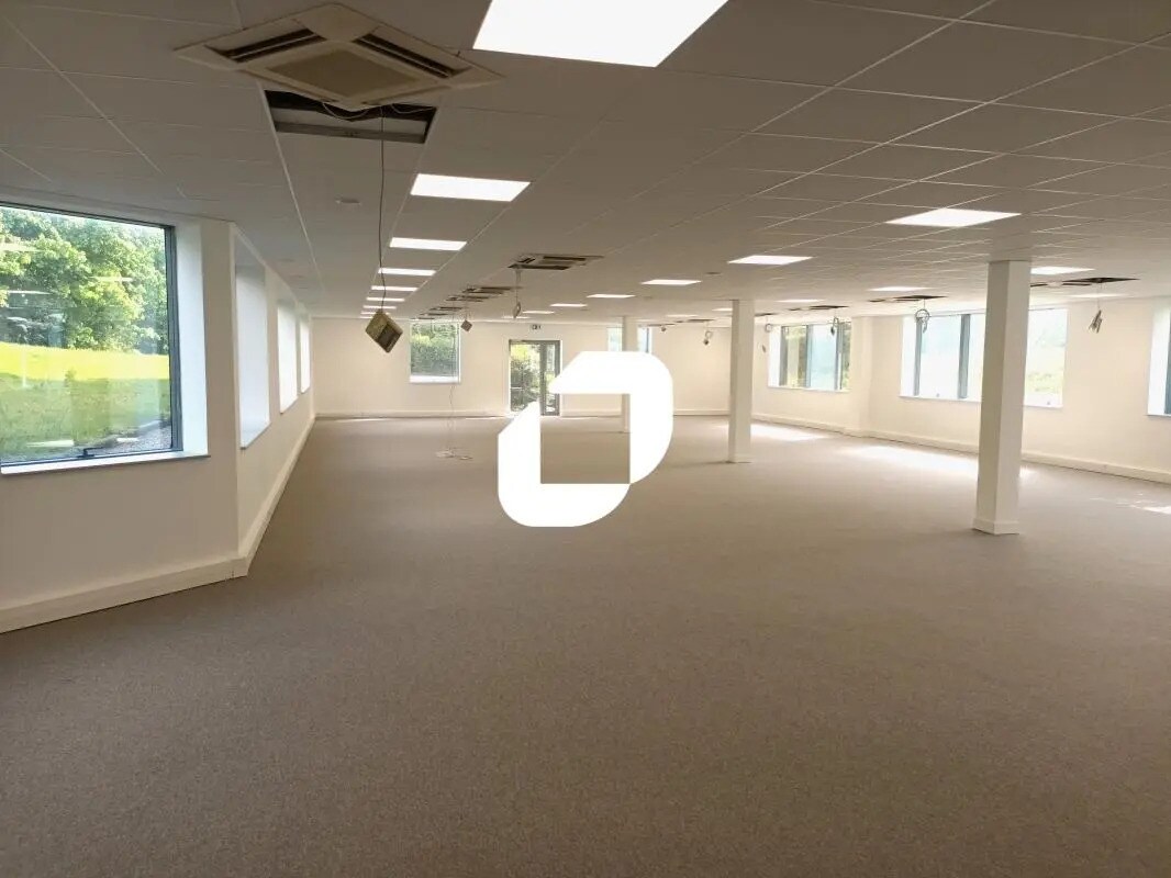 Office in VILLENEUVE-D'ASCQ to rent Interior Photo- Image 1 of 9