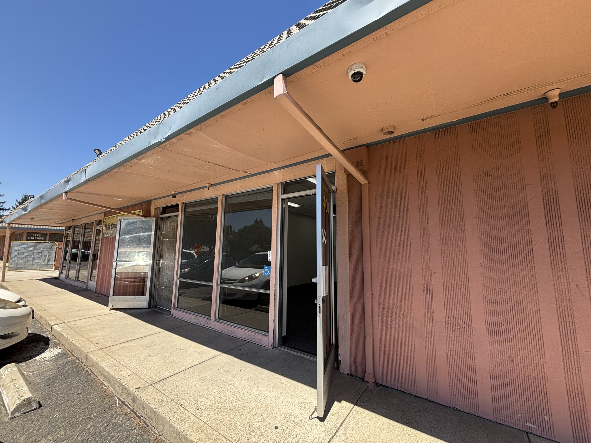 1250 Harbor Blvd, West Sacramento, CA to rent Building Photo- Image 1 of 10