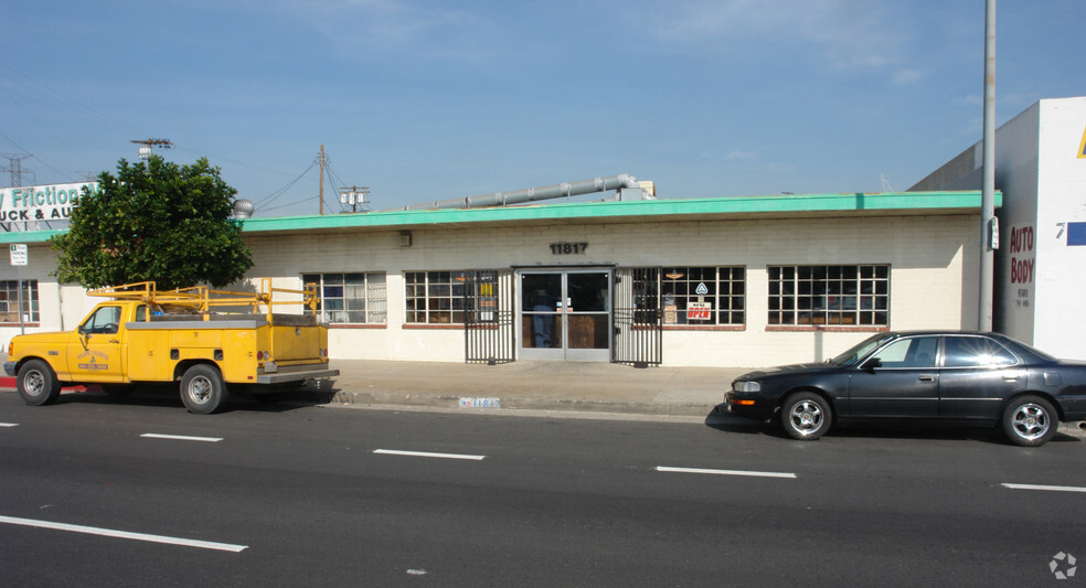 11811 Sherman Way, North Hollywood, CA for sale - Primary Photo - Image 1 of 1