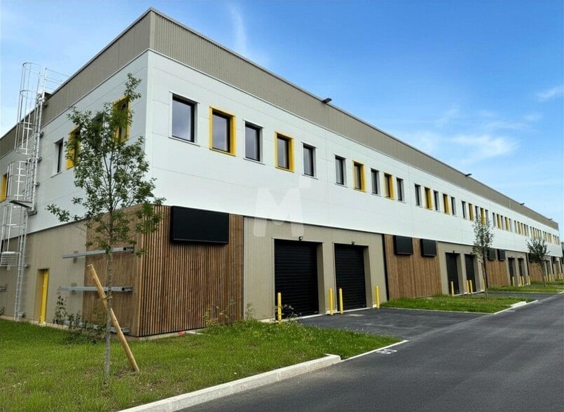 Light Industrial in Fresnes to rent - Building Photo - Image 3 of 15
