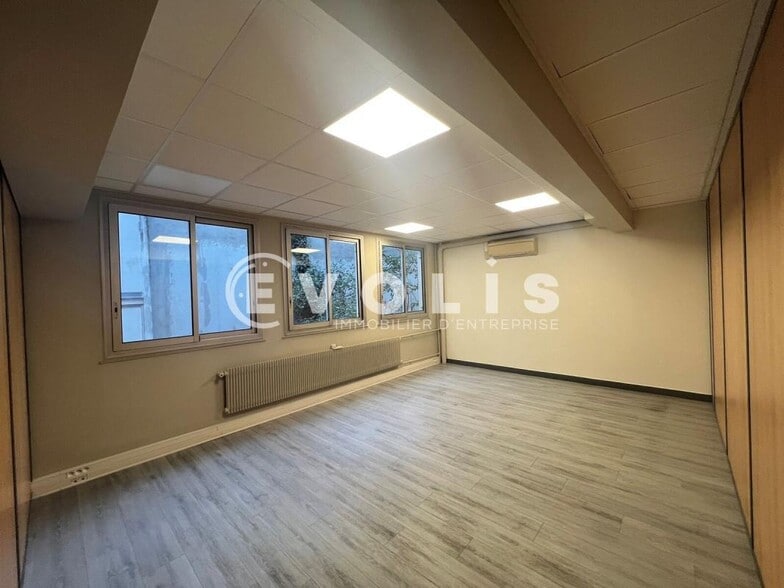 Office in Paris for sale - Building Photo - Image 2 of 5