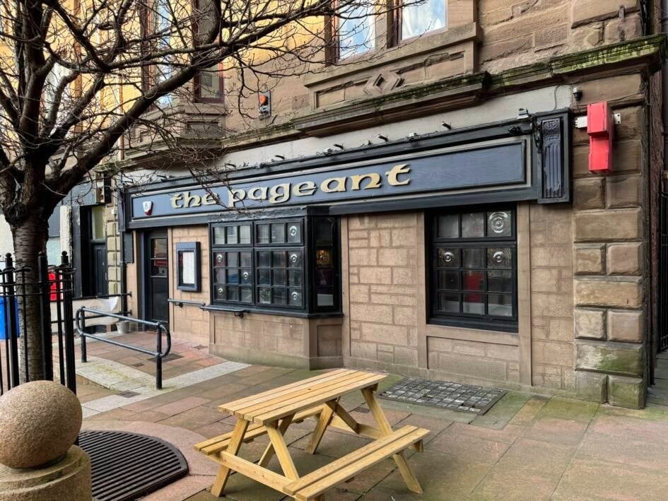 8-10 Kirk Square, Arbroath to rent Building Photo- Image 1 of 6