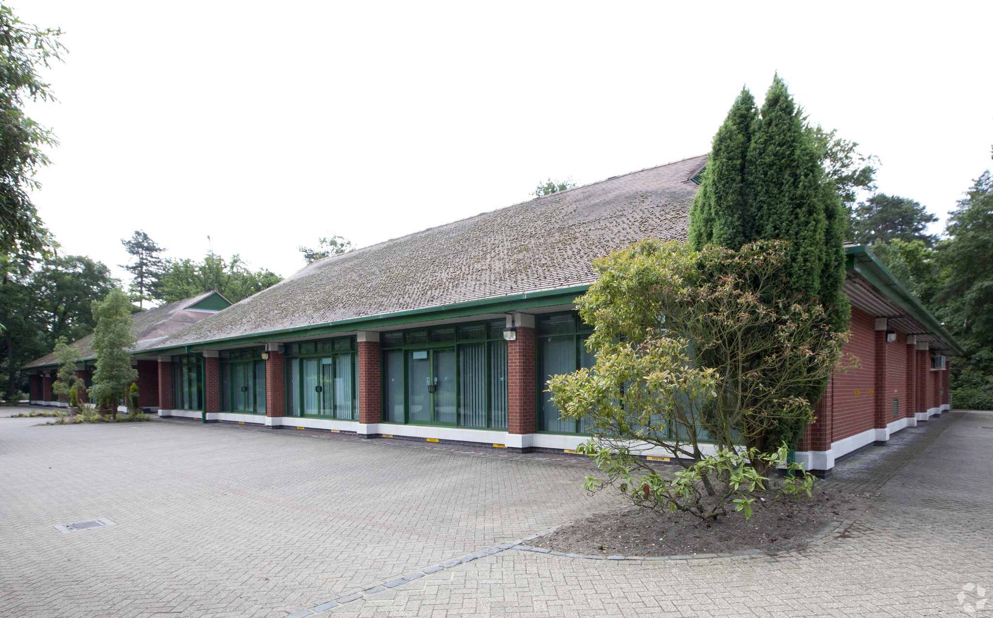 Buckhurst Rd, Ascot to rent Primary Photo- Image 1 of 5