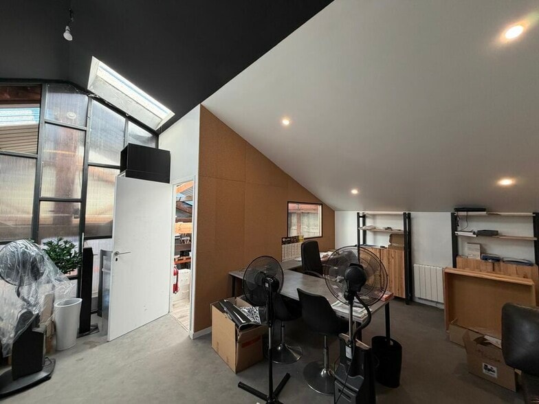 73 Rue Paul Et Marc Barbezat, Décines-Charpieu to rent - Building Photo - Image 3 of 6