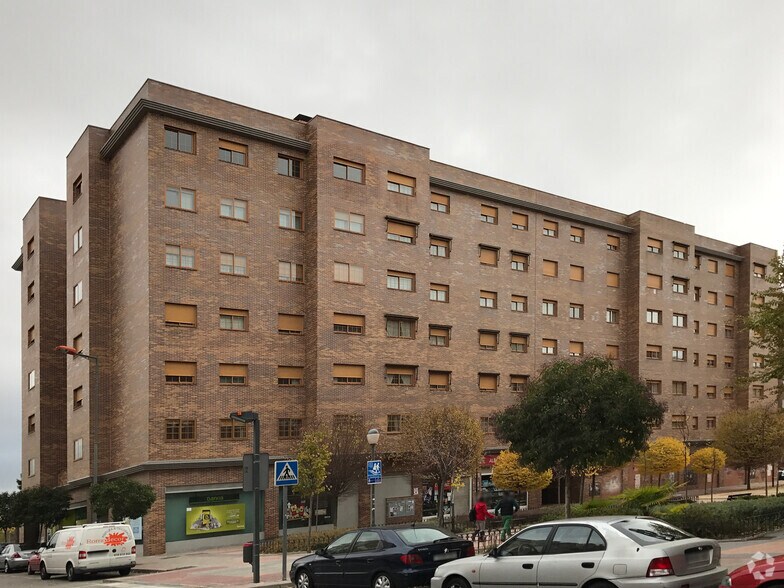 Calle Océano Atlántico, 7, Coslada, Madrid to rent - Building Photo - Image 2 of 2