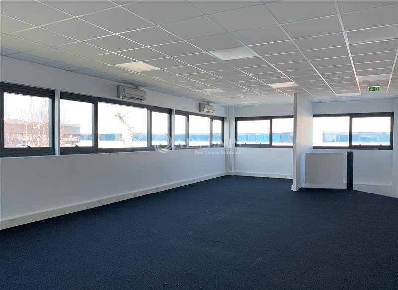 Light Industrial in Bonneuil Sur Marne to rent - Interior Photo - Image 3 of 5