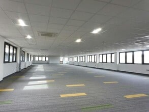 Tailyour Rd, Plymouth to rent Interior Photo- Image 1 of 5