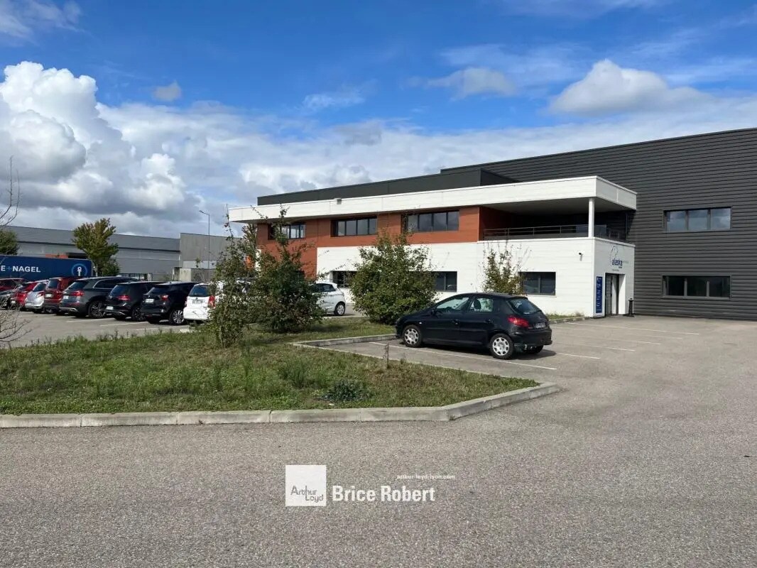 1609 Avenue Henri Schneider, Jonage to rent Building Photo- Image 1 of 5