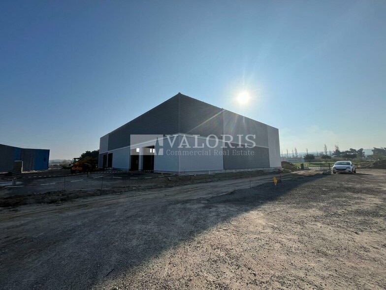 Light Industrial in Marignane for sale - Building Photo - Image 2 of 12