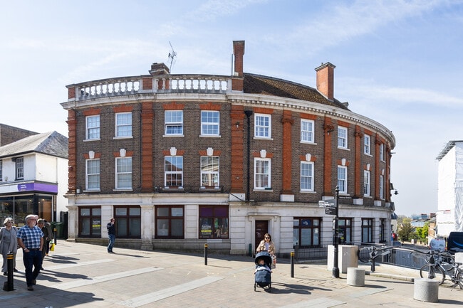 More details for 1 Bridge St, Leatherhead - Retail to Rent