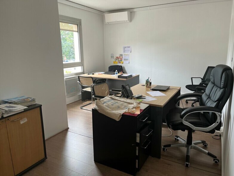 6 Chemin De Villeneuve, Écully to rent - Interior Photo - Image 3 of 6