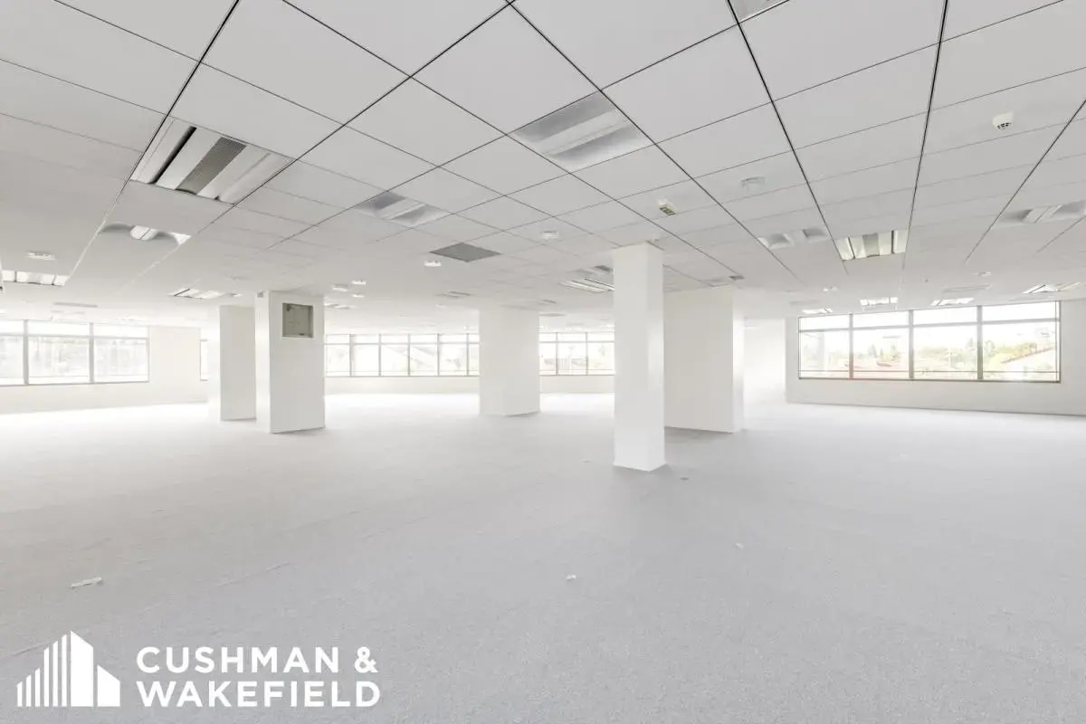 3 Rue Saarinen, Rungis to rent Interior Photo- Image 1 of 3