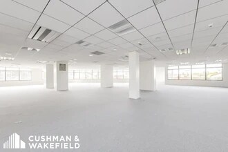 3 Rue Saarinen, Rungis to rent Interior Photo- Image 1 of 3