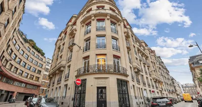 Location Bureaux 479 m² - Photo 1