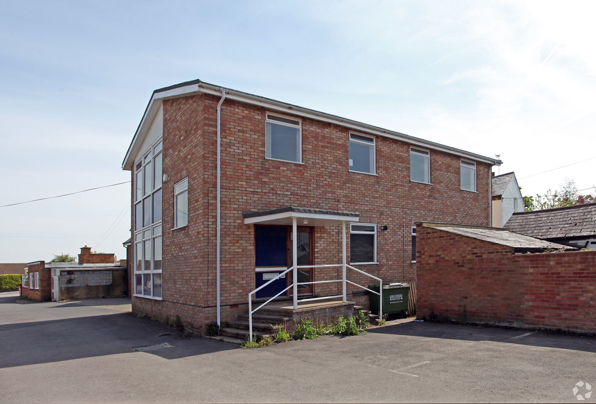 82 Wellington St, Thame for sale Primary Photo- Image 1 of 1