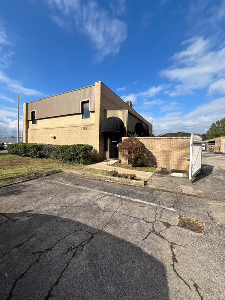 653 Mainstream Dr, Nashville, TN for rent - Building Photo - Image 2 of 8