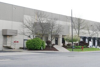 3950 Venture Ct, Columbus, OH for rent Building Photo- Image 1 of 14